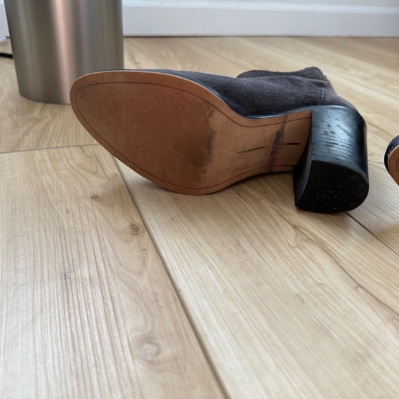 Dolce Vita Gray Suede Ankle Bootie - SIze 7 1/2 - Picture 7 of 7